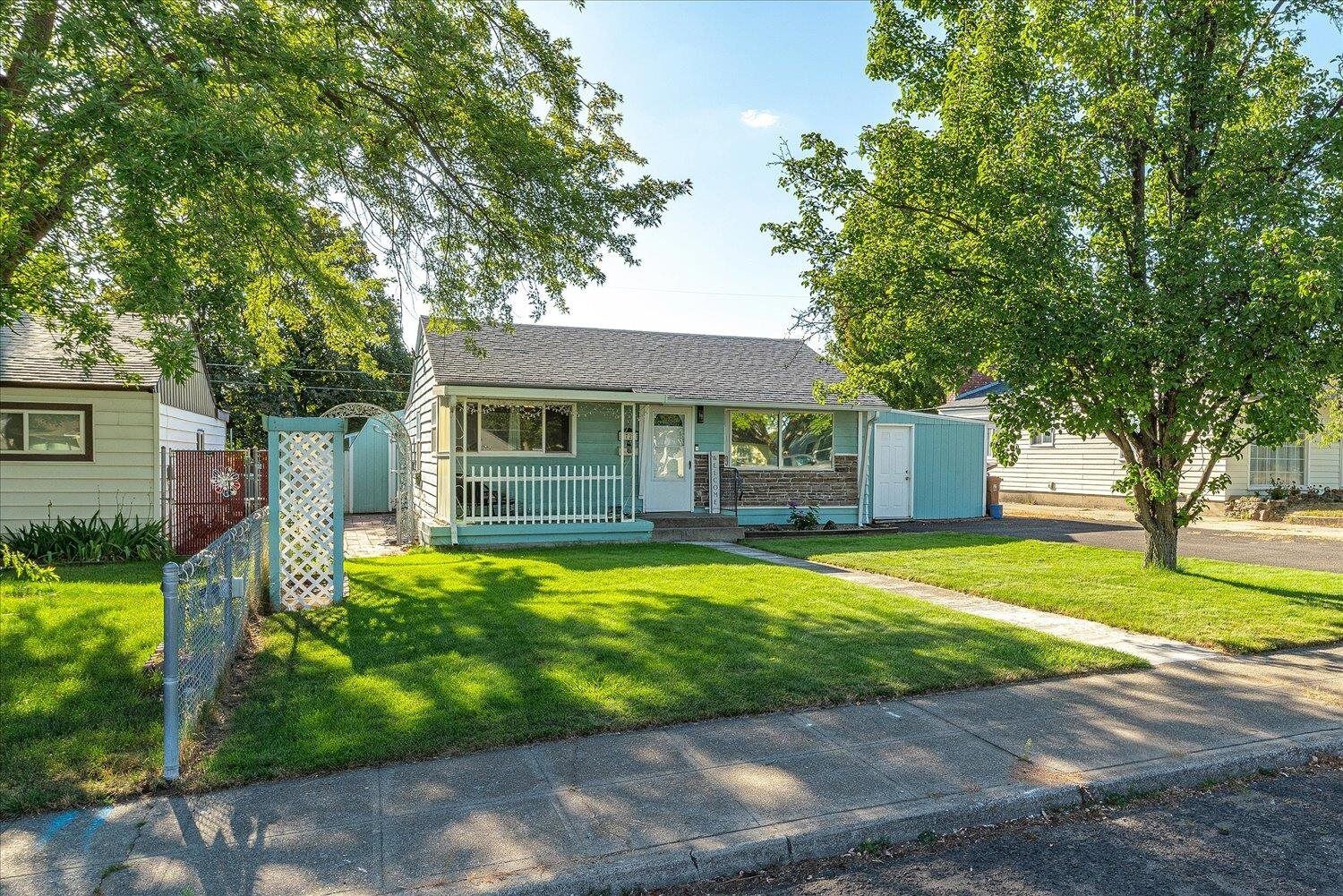 Property Photo: 5723 N Loma Dr WA 99205