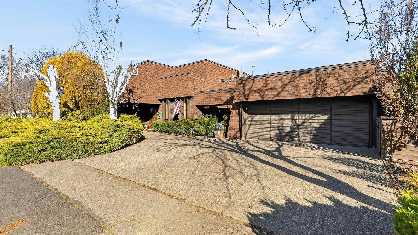 Property Photo:  2904 N Maple Rd  WA 99212 