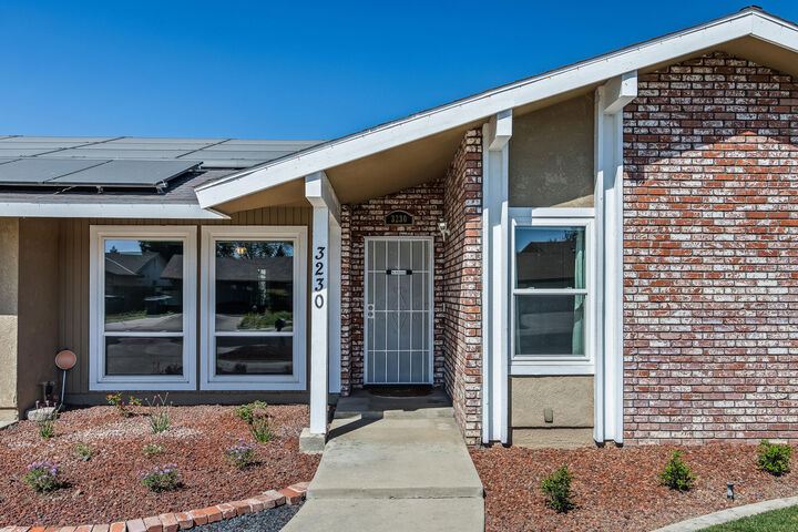 Property Photo:  3230 W Pryor Avenue  CA 93277 
