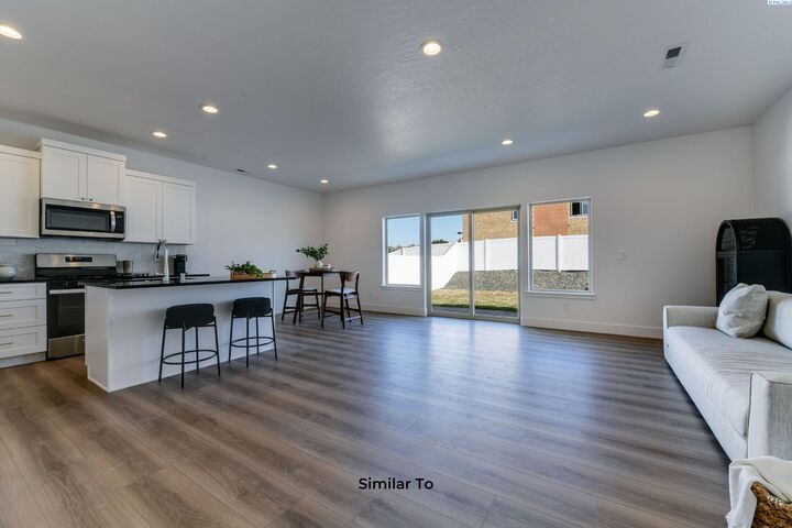 Property Photo: 10514 Clearwater Dr WA 99336