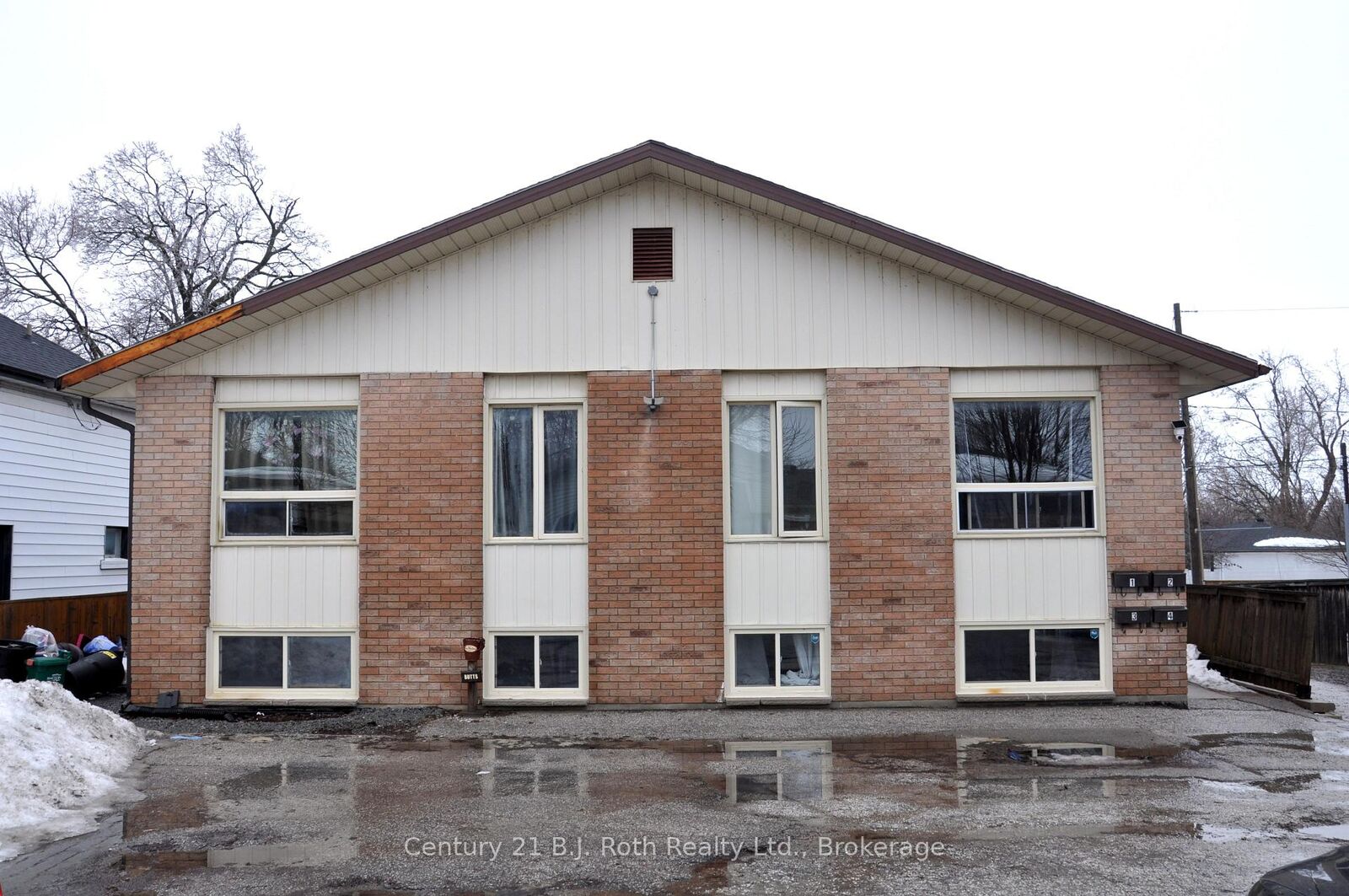 Property Photo:  219 Oxford Street 2  ON L3V 1H6 