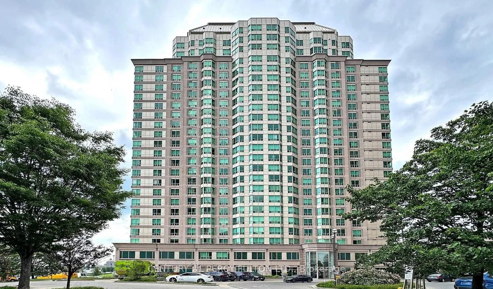 Photo de la propriété: 11 Lee Centre Drive 2012 ON M1H 3J5