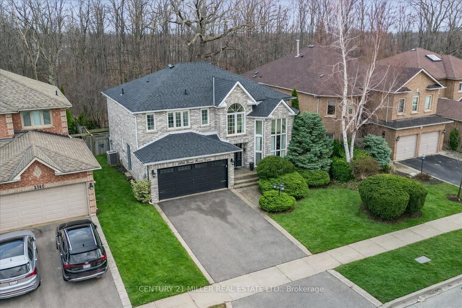 Photo de la propriété:  2144 Grand Ravine Drive  ON L6H 6B4 