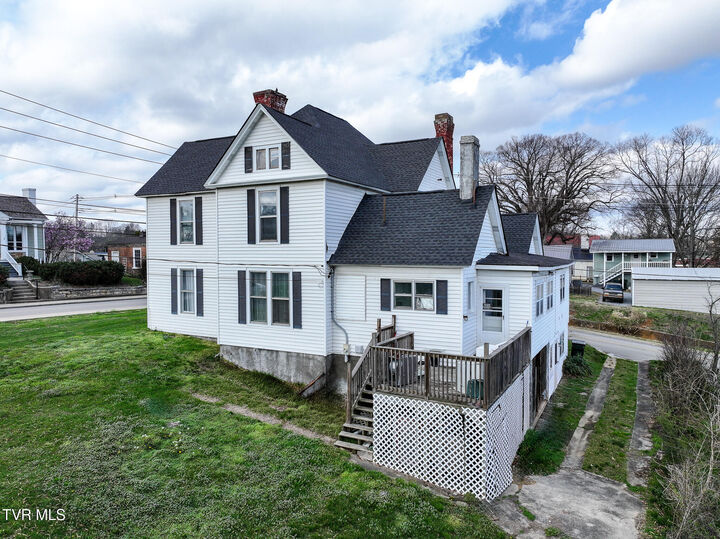 Property Photo:  301 South Irish Street  TN 37743 
