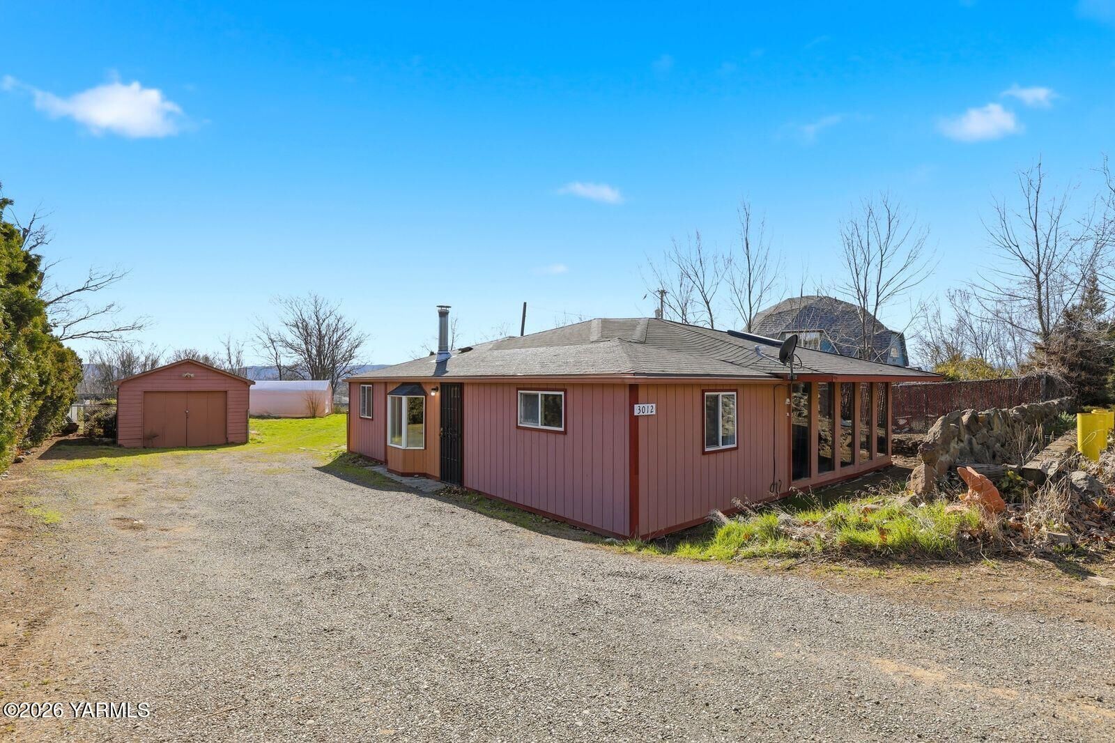 Property Photo: 3012 Butterfield Rd WA 98901
