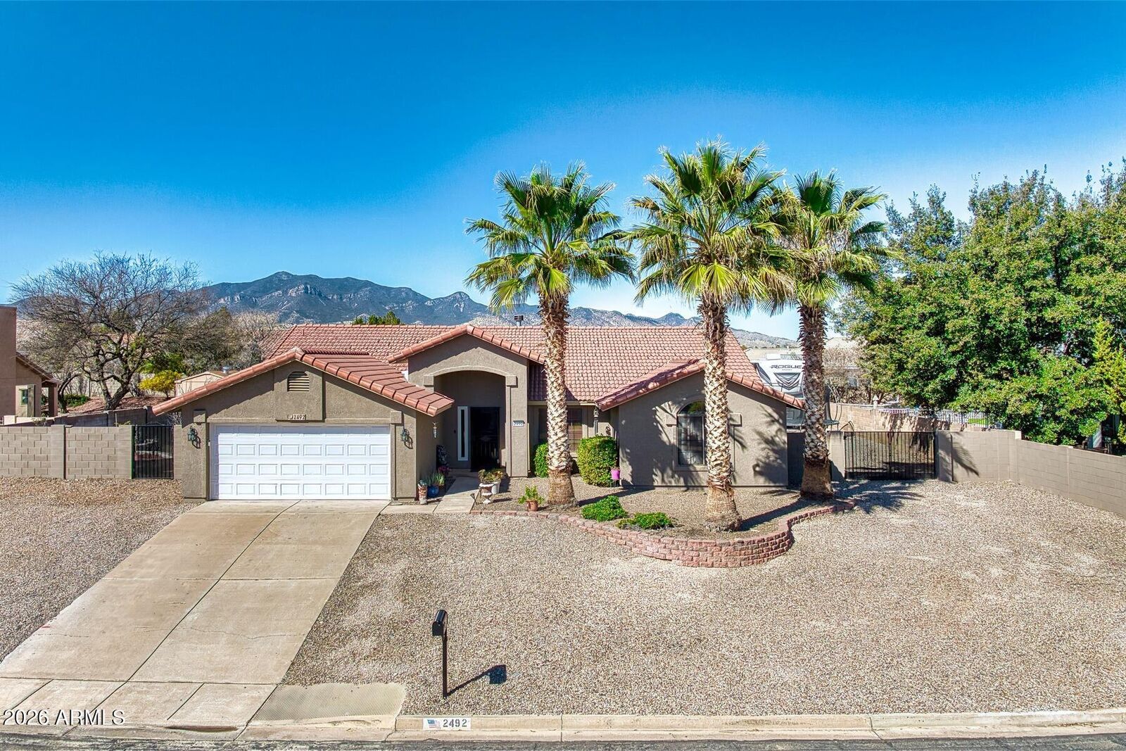 Property Photo: 2492 Inverrary Drive AZ 85650