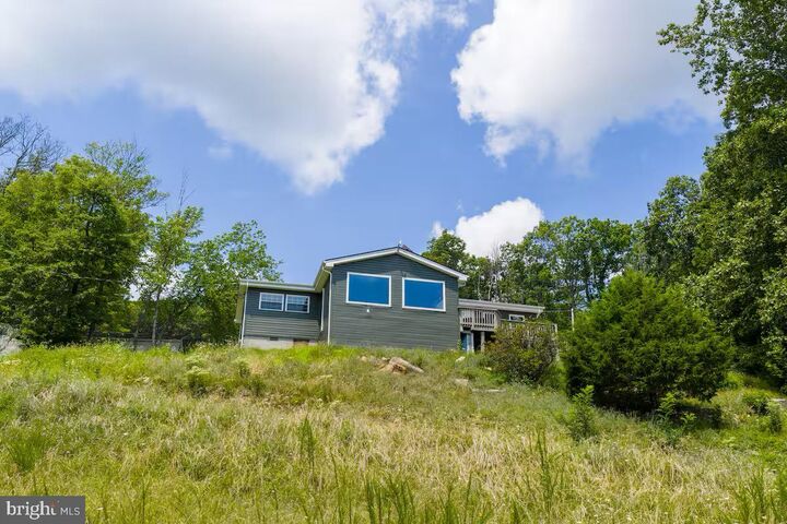 Property Photo:  307 Fox Run Lane  VA 22602 