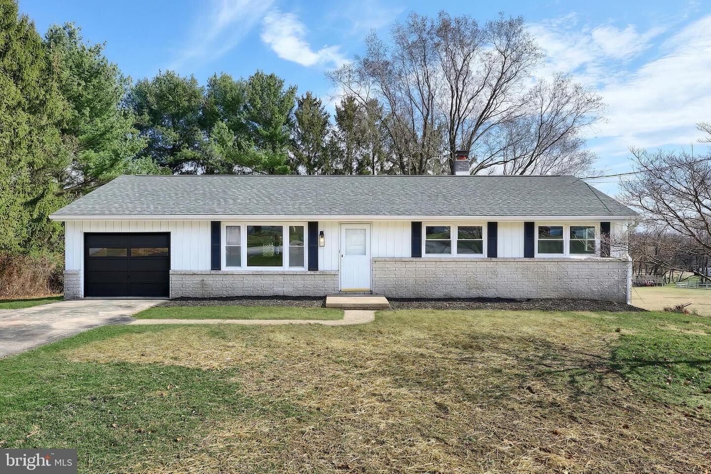 Property Photo:  880 Springvale Road  PA 17356 