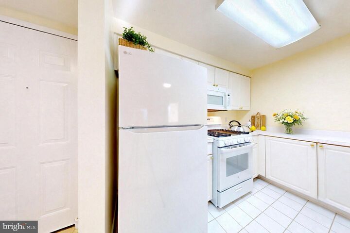 Property Photo:  1045 N Utah Street 308  VA 22201 