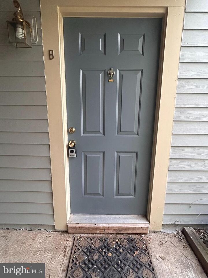 Property Photo:  2225 Lovedale Lane 302A  VA 20191 