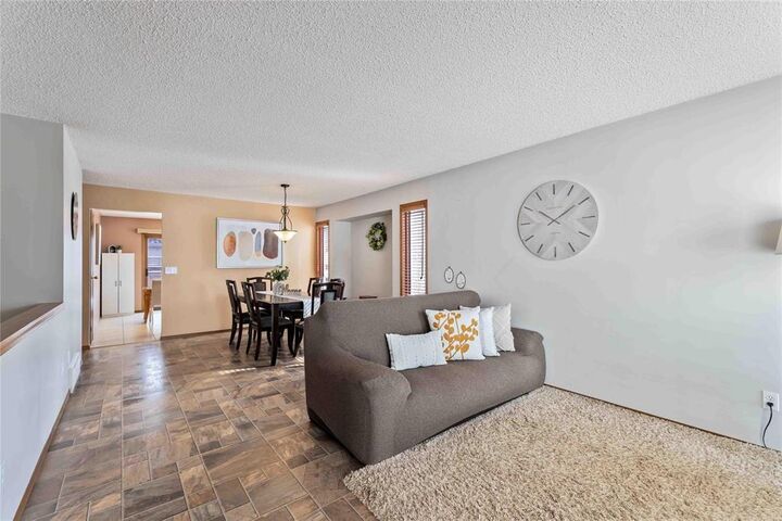 Photo de la propriété:  3 Tolcross Gate  MB R3Y 1M2 