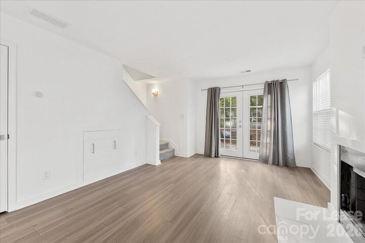 Property Photo: 1513 Briar Creek Road B NC 28205