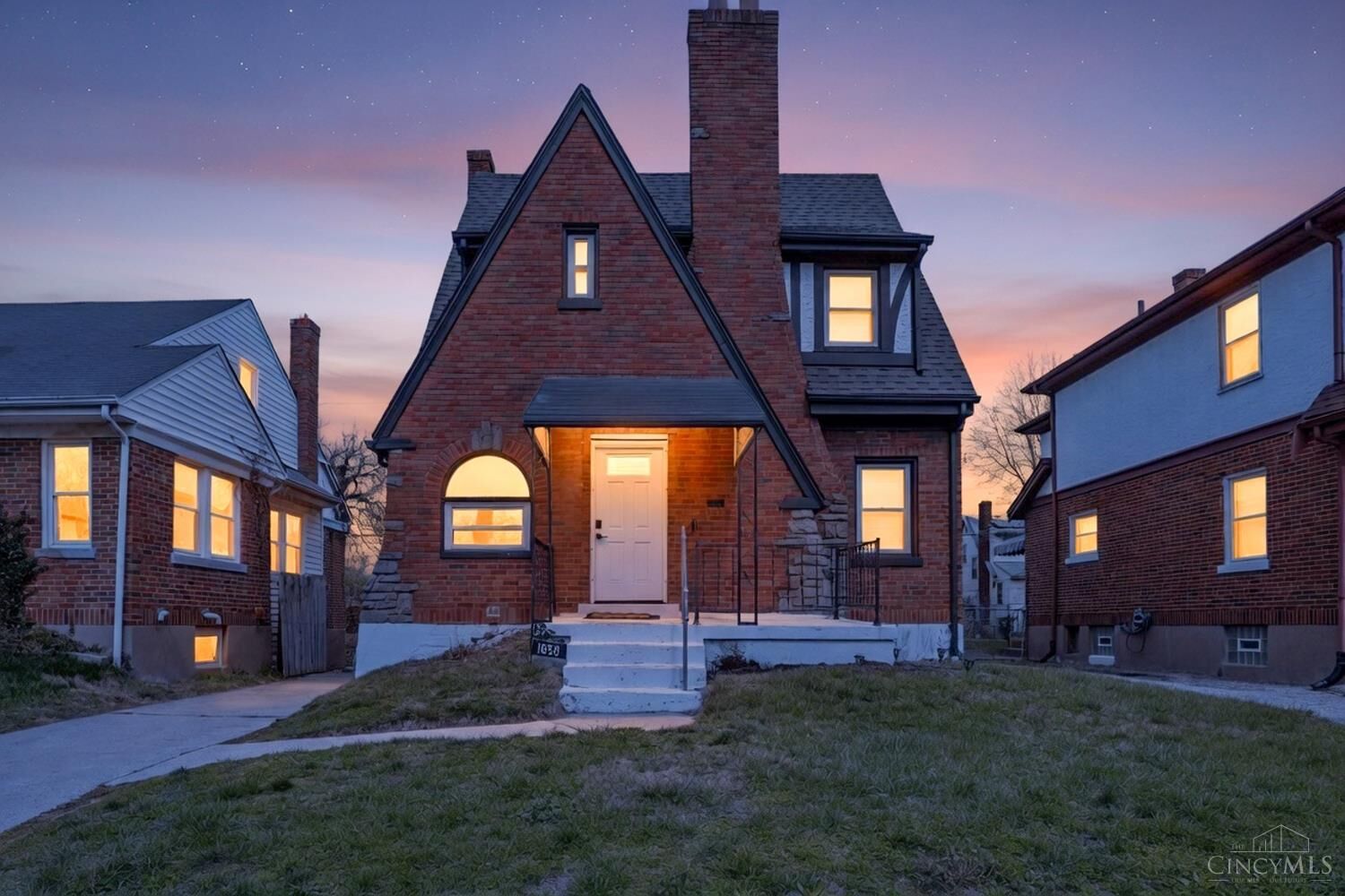 Property Photo:  1858 Garden Lane  OH 45237 