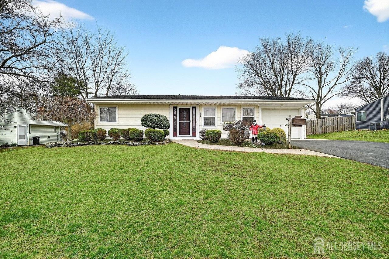 Property Photo:  32 Kingsley Road  NJ 08824 