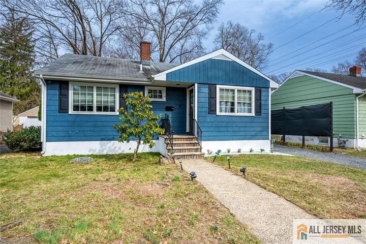 Property Photo:  4 Pleasant Place  NJ 08840 