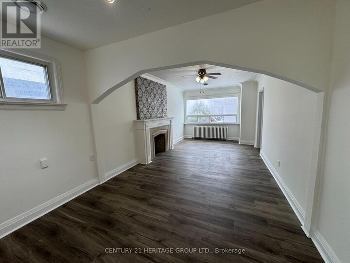 Property Photo:  24 Hutton Avenue  ON M4C 3L3 