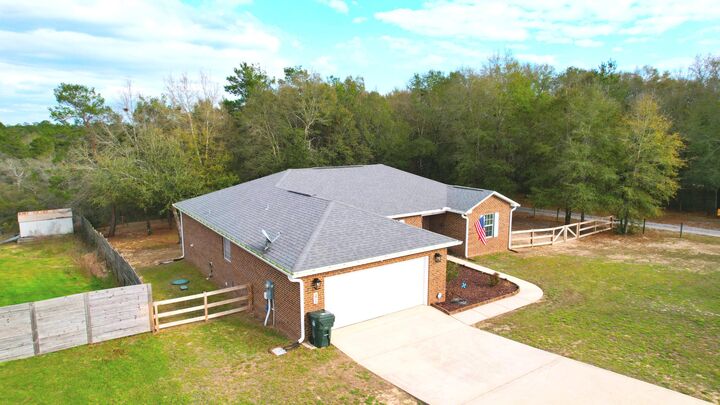 Property Photo:  41 S Hidden Lakes Trail  FL 32433 