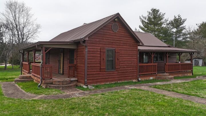 Property Photo:  111 Ivy Lane  KY 41230 