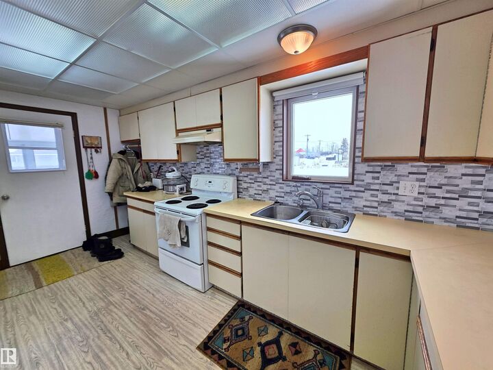 Property Photo: 3602-3605 Main Street AB T0A 2K0