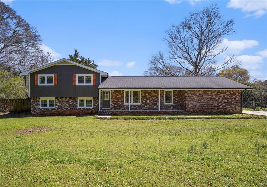 Property Photo:  8832 Twin Oaks Drive  GA 30236 