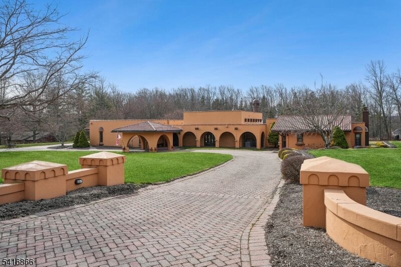 Property Photo:  9 Jonathan Smith Rd  NJ 07960 