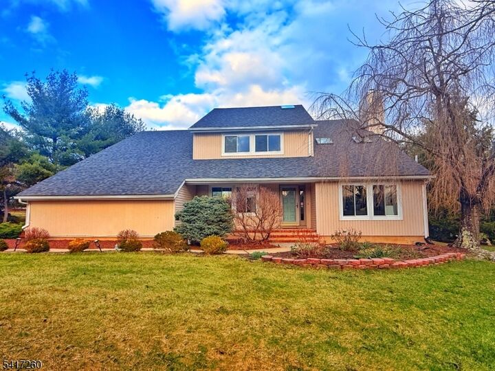 Property Photo:  592 Cabot Hill Rd  NJ 08807 