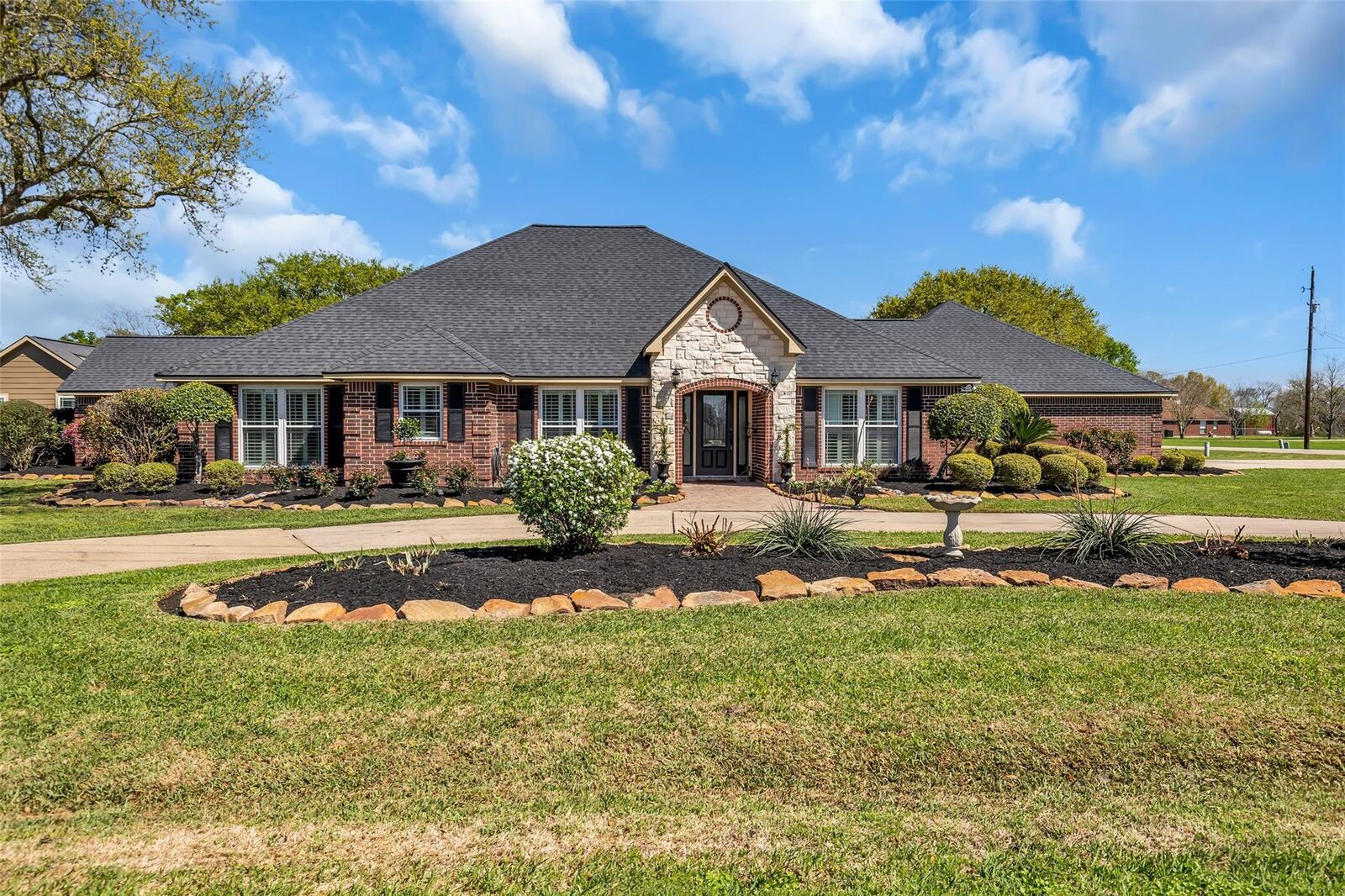 Property Photo:  6700 Plantation Drive  TX 77523 