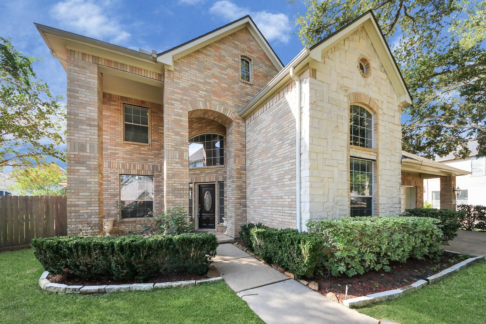 Property Photo:  4422 Roundtree Lane  TX 77459 
