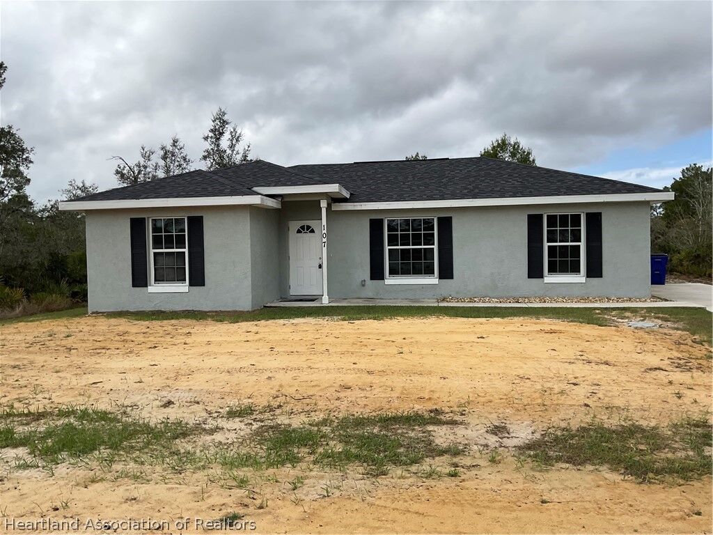 Property Photo:  107 Elba Drive NE  FL 33852 