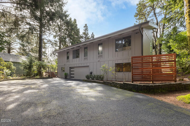 Property Photo:  4 Fairway Lane  OR 97388 