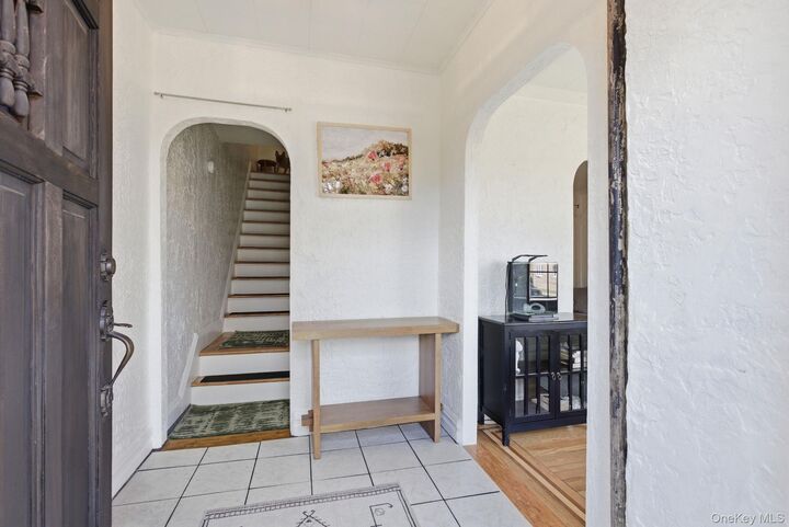 Property Photo:  1835 Narragansett Avenue  NY 10461 