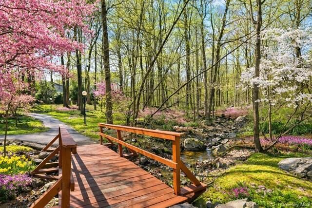 Property Photo:  4 Aspen Court  NY 10930 