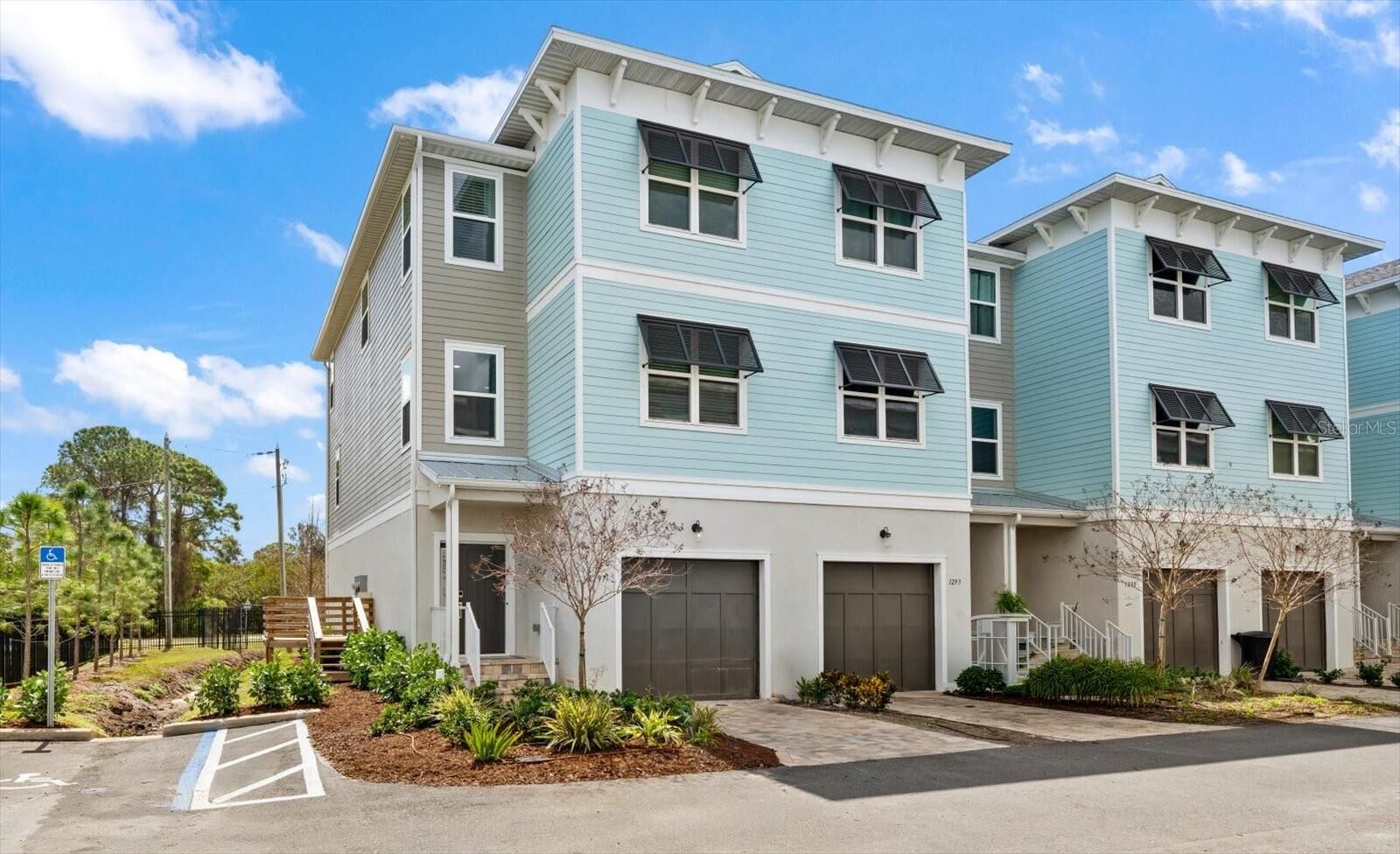 Property Photo: 1297 Savona Drive NE FL 33702