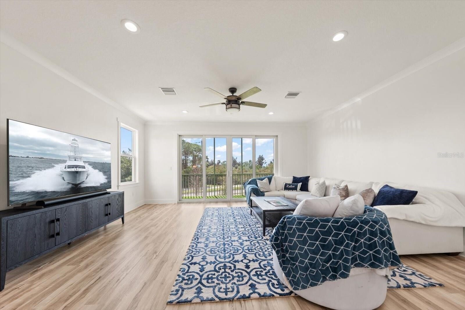 Property Photo:  1297 Savona Drive NE  FL 33702 