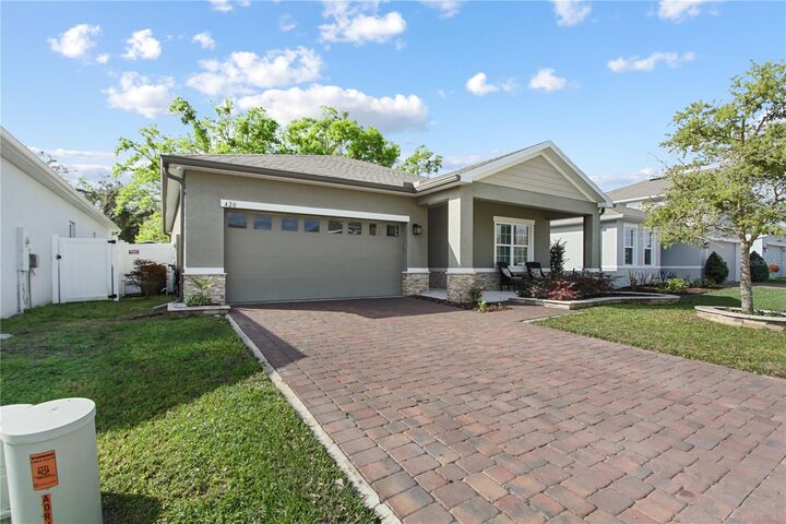 Property Photo: 420 Spring Pond Lane FL 32757