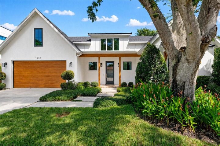 Property Photo:  2135 Datura Street  FL 34239 