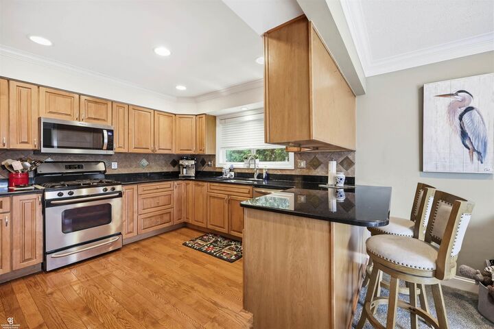 Property Photo:  41379 Windmill St Street  MI 48045 