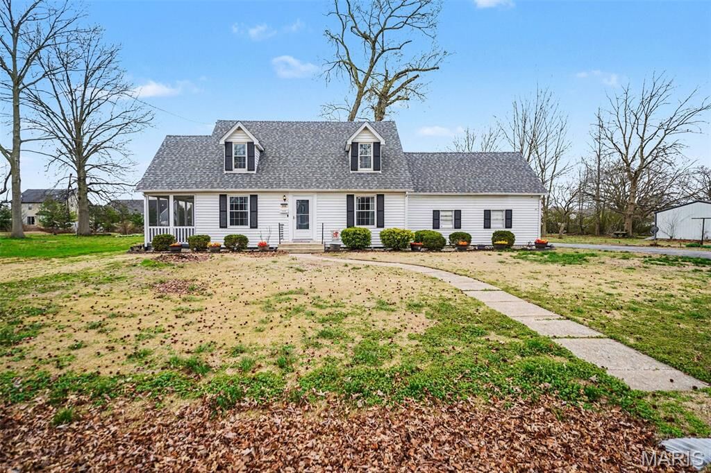Property Photo: 910 W South Street IL 62258