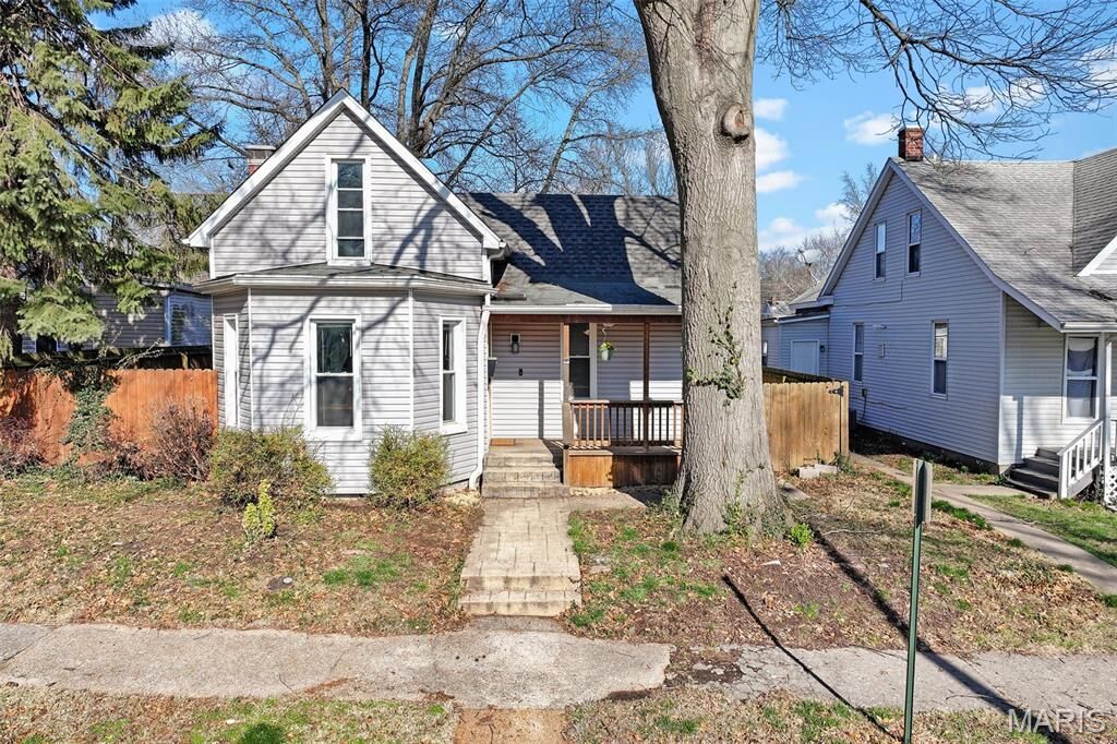 Property Photo:  1109 La Salle Street  IL 62221 