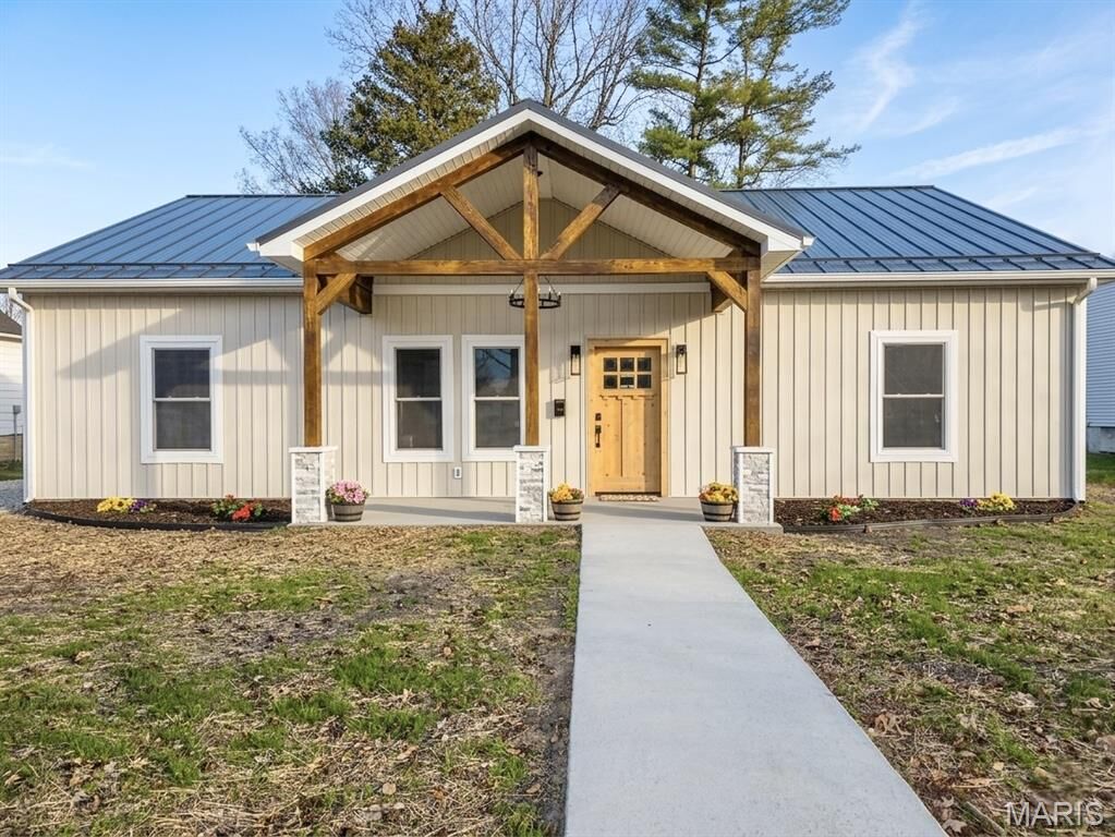 Property Photo: 1517 N State Street IL 62056