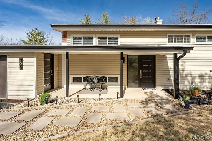 Property Photo:  702 Culloden Road  MO 63122 