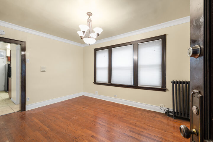 Property Photo: 8533 S Oglesby Avenue 2 IL 60617