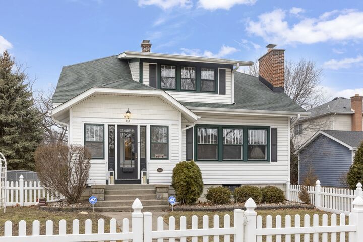 Property Photo:  312 S Maple Street  IL 60143 