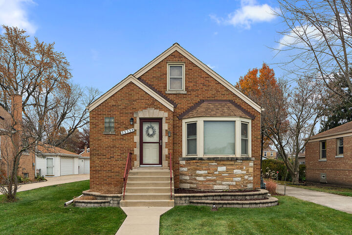Property Photo:  2253 S 15th Avenue  IL 60546 