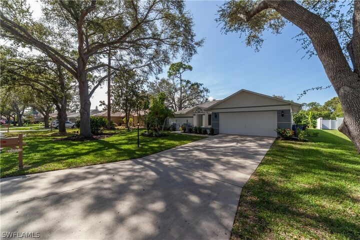 Property Photo:  19160 Cypress View Drive  FL 33967 