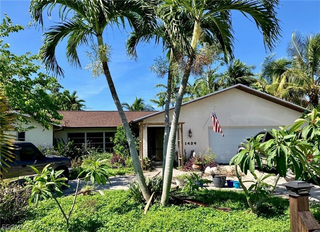 Property Photo:  1424 SE 27th Terrace  FL 33904 