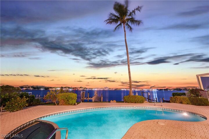Property Photo:  1535 Dolphin Lane  FL 34102 
