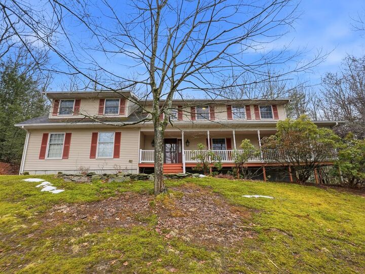 Property Photo: 534 Queen Esther Dr PA 18840