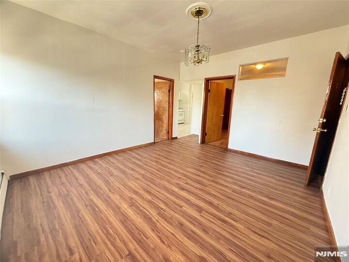 Property Photo:  102 Union Street 2A  NJ 07105 