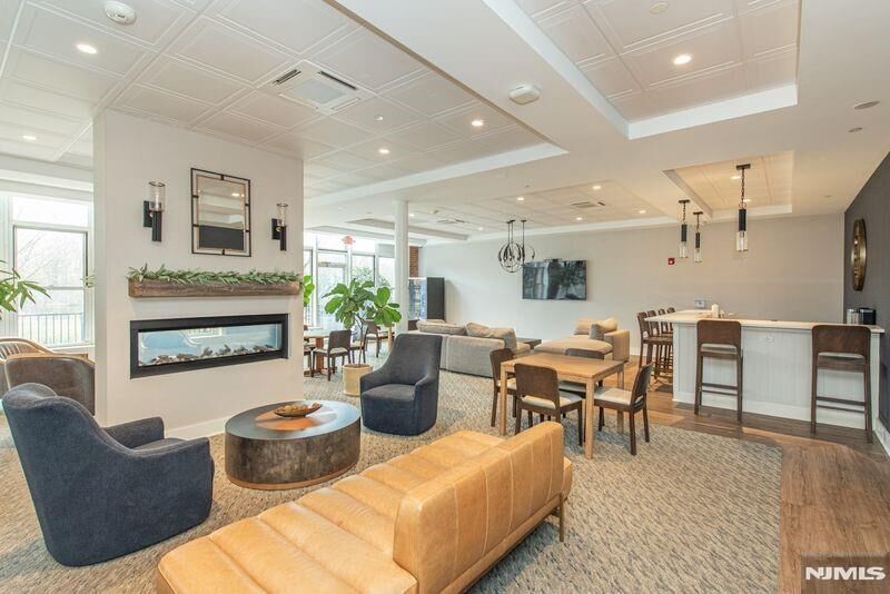 Property Photo:  260 Main Street 214  NJ 07424 